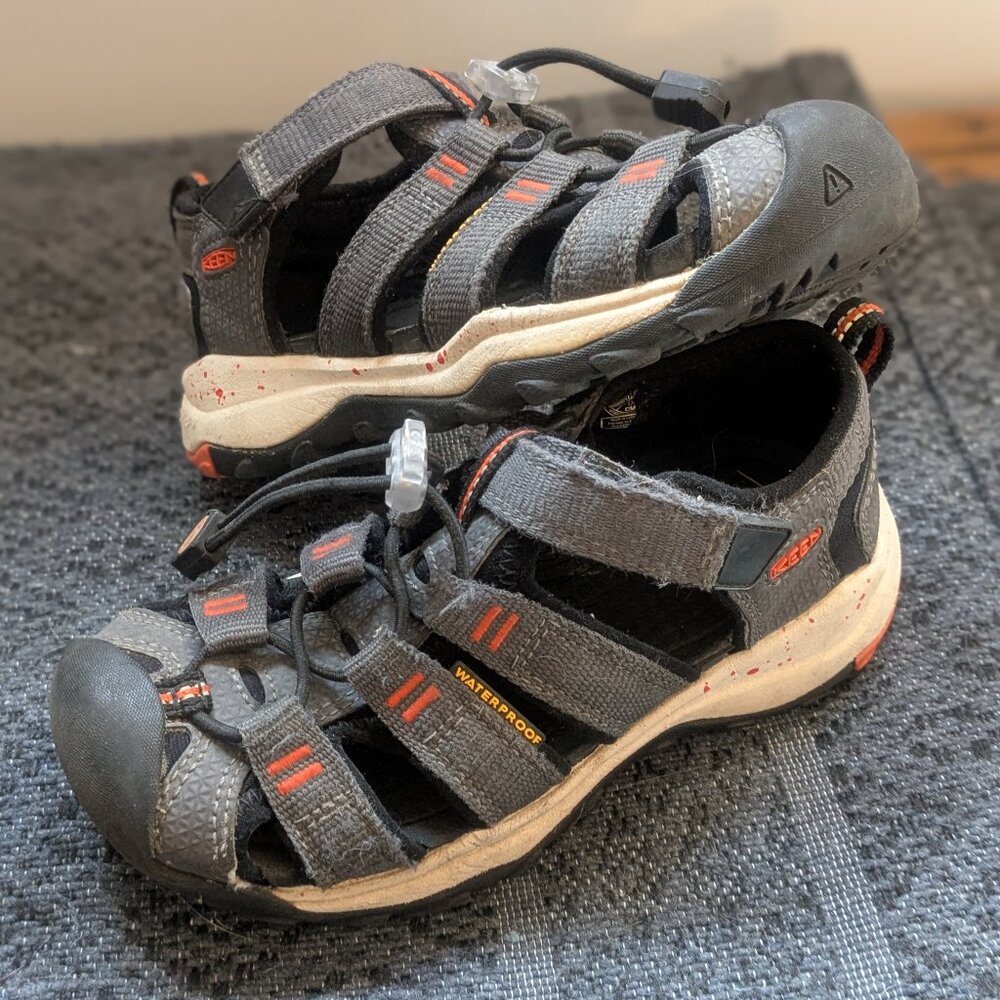 Little Kids Keen Sandals Size 10